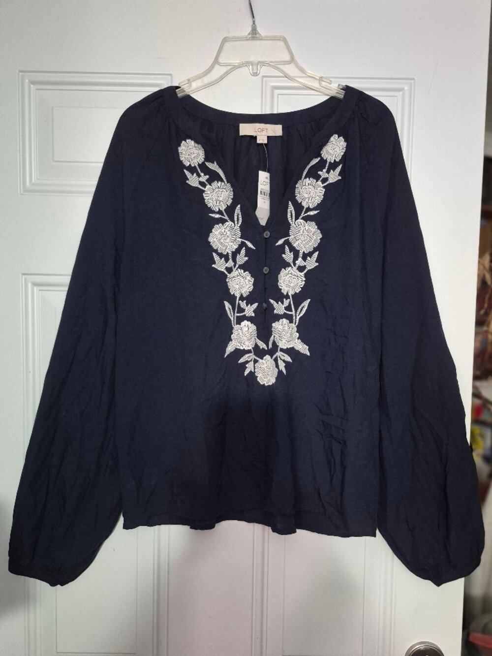 LOFT. Top, Med. NWT.